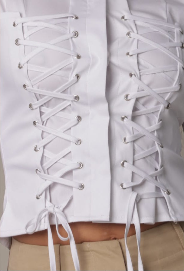 CAMICIA CON STRINGHE
