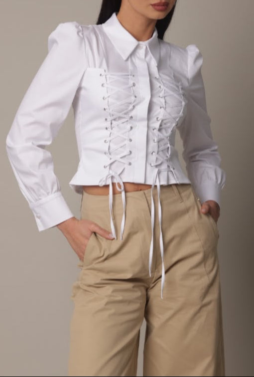 CAMICIA CON STRINGHE